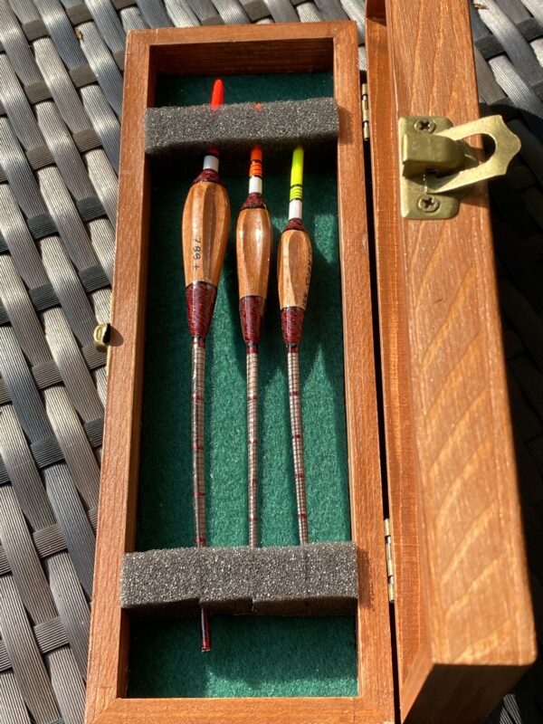 A set of 3 Traditional fluted body crow quill Avon style floats. - Image 5