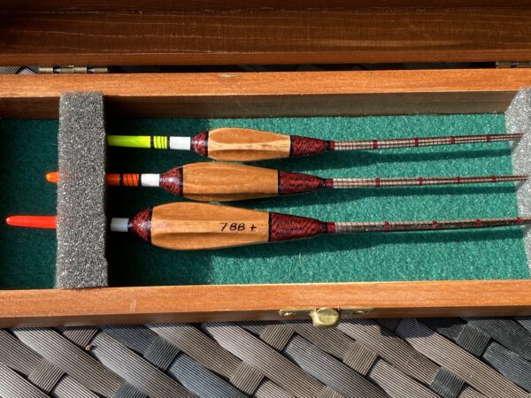 A set of 3 Traditional fluted body crow quill Avon style floats. - Image 3