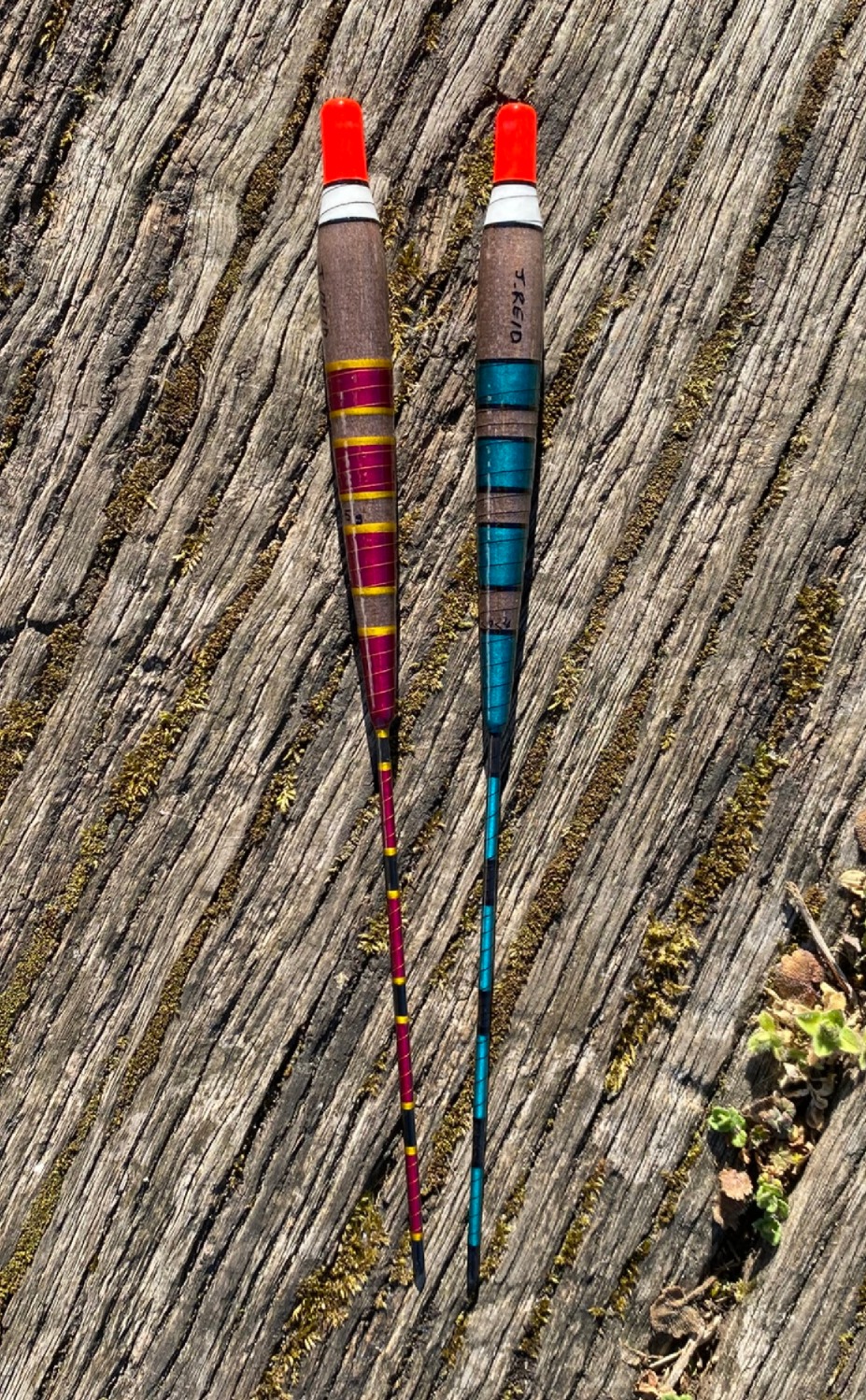 A Pair of Carbon stem flat tip Stick floats.